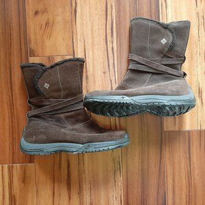 Women's Columbia Winter Boots - Size 10
